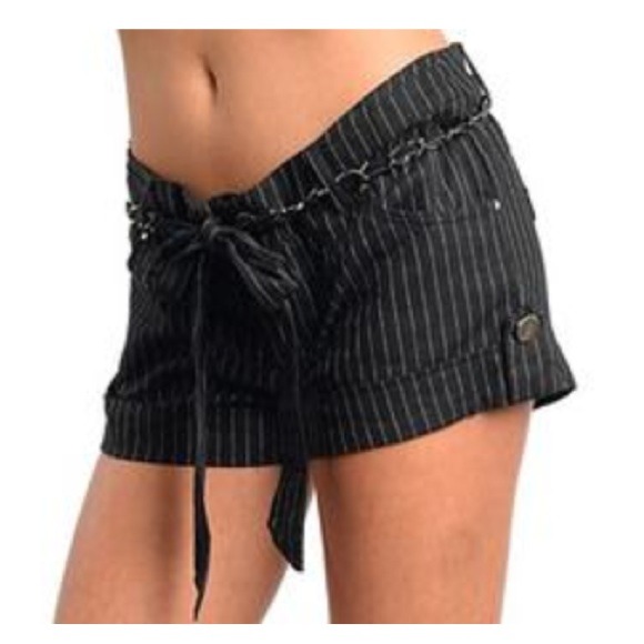 Pin strip shorts with tie belt - Picture 1 of 2