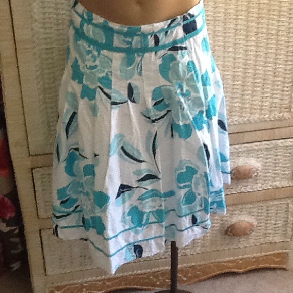 Cute Skirt - Picture 1 of 2