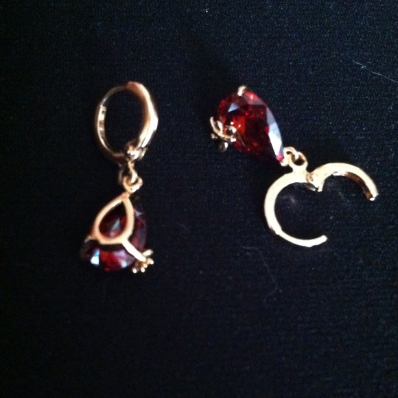 9K Ruby earrings - Picture 3 of 4