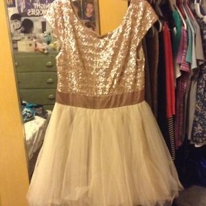 CHAMPAGNE HOMECOMING DRESS