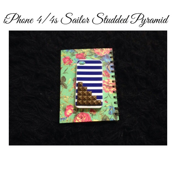 iPhone 4/4s Stud Striped Case