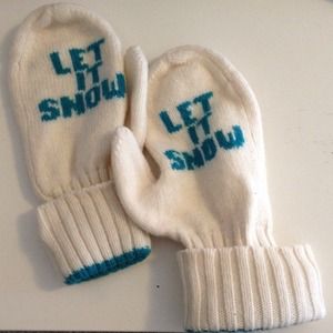 Kate Spade knit mittens