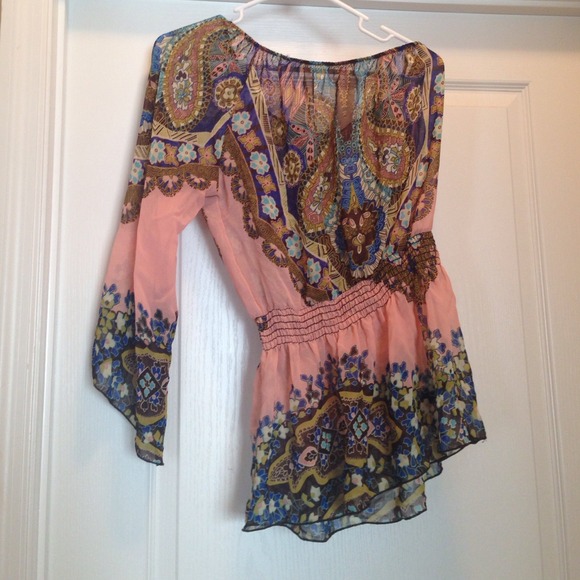 ❌❌SOLD❌❌One-shoulder Printed Top