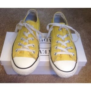Yellow Converse 🌼🌼