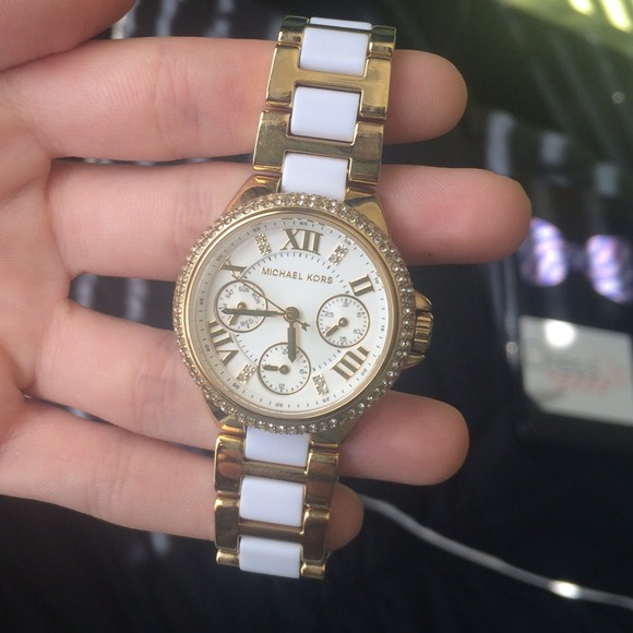 someone wanted better pictures of the watch