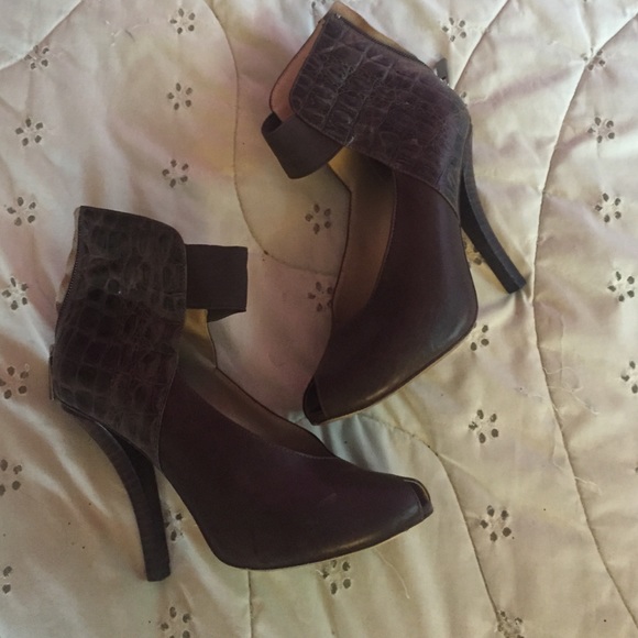 Ask Alice size 6.5