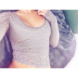 👯 Brandy Melville Stripped Long Sleeved T 👯