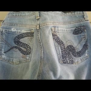Very cool Snake jeans!