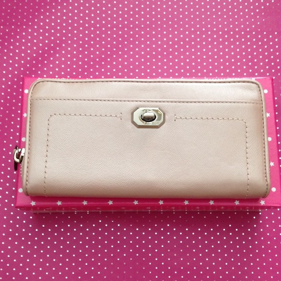 Coach Zip Around Leather Blush Pink Wallet *NEW*