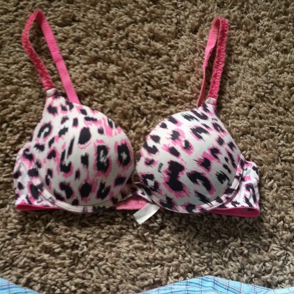 Victoria secret bra 34B