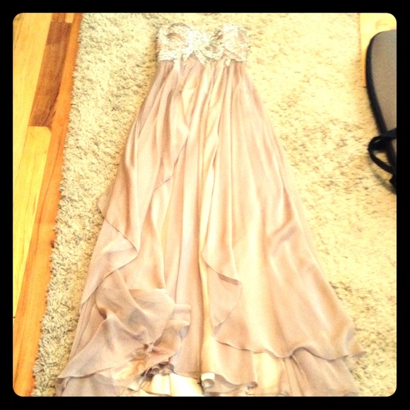 Elegant beautiful dress-Some wear on bottom hem.