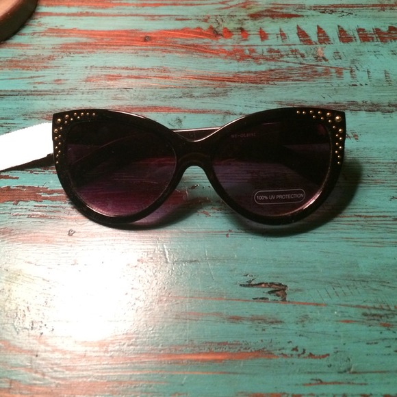Cat eye Sunglasses Never Worn!!
