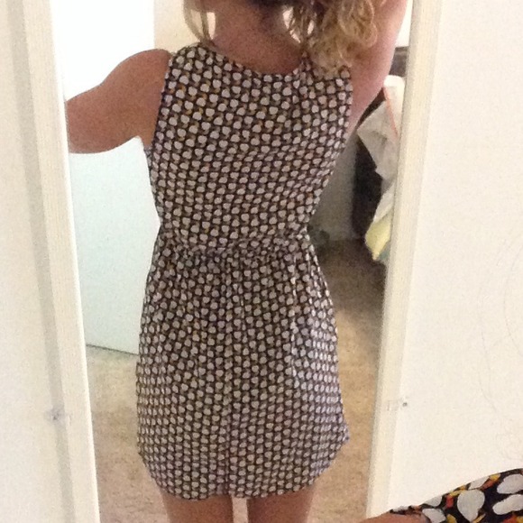 Size medium dress - Picture 3 of 3