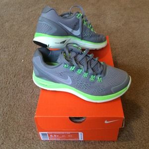 Lightly used Nike Lunarglide 4