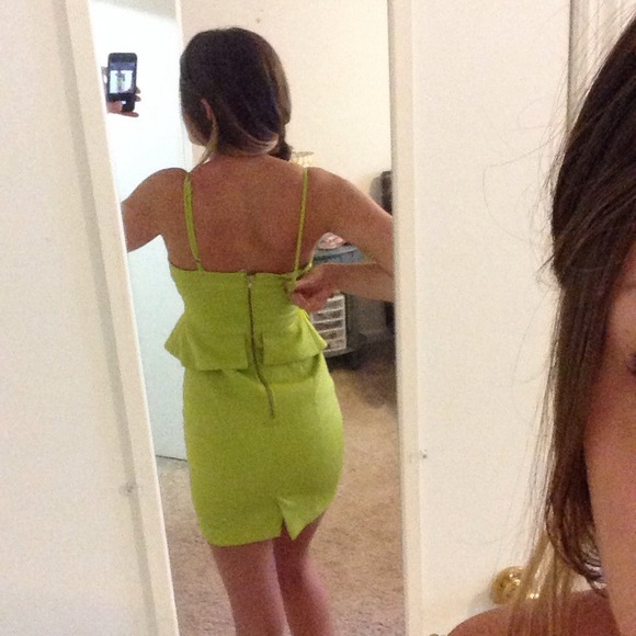 Lime colored party dress - Picture 2 of 4