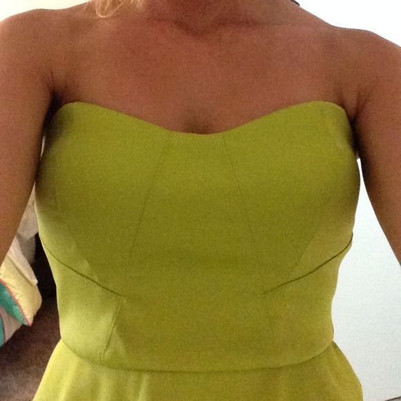 Lime colored party dress - Picture 3 of 4