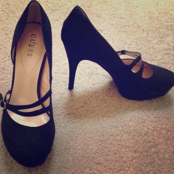 🍁Black Guess high heels