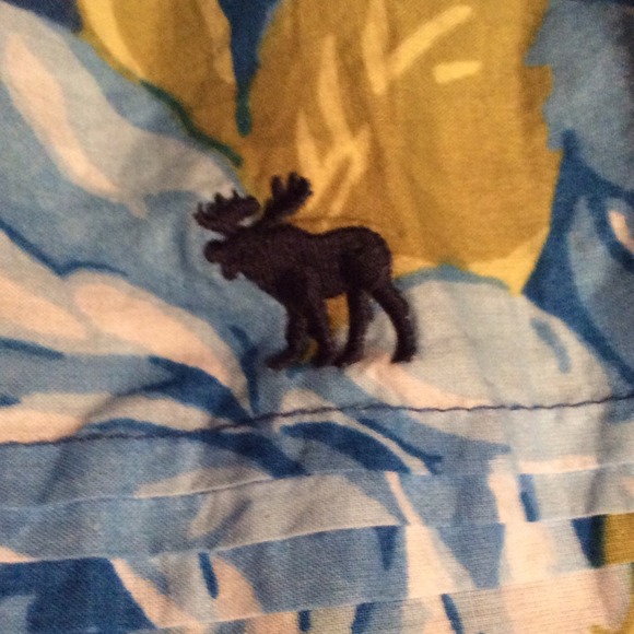 Colorful floral Abercrombie skirt!🌺🌹🌻 - Picture 3 of 4