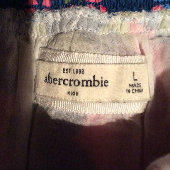 Colorful floral Abercrombie skirt!🌺🌹🌻 - Picture 4 of 4