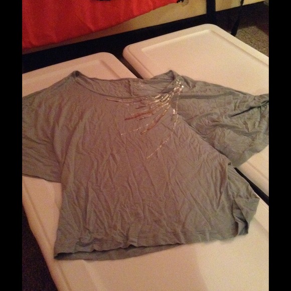 FASHION TOP BUNDLE! - Picture 3 of 4