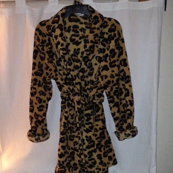 Sleepy Time Animal Print Robe Very SOFT