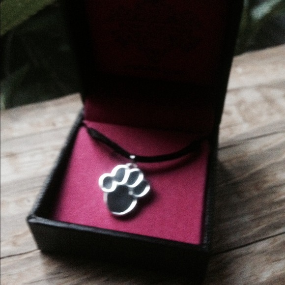 .925 sterling silver charm🌹
