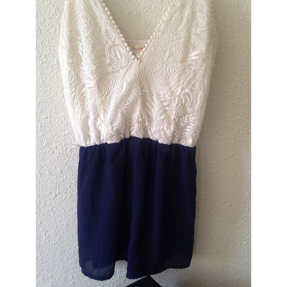 🚫SOLD on Vinted🚫Cream lace romper