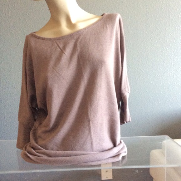 🚫 SOLD 💗 Forever21 3/4 Sleeve Top 💗 - Picture 4 of 4