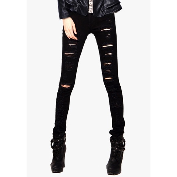 DISTRESSED BLACK JEANS ✨ NWOT