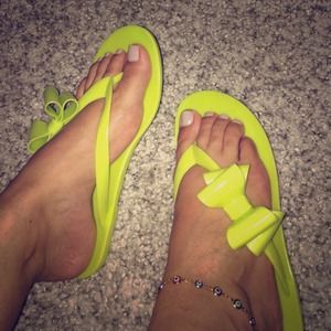 jell flip flops