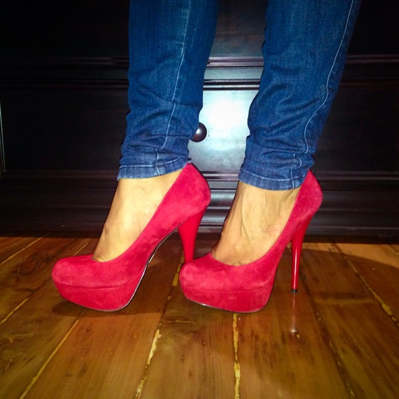 Sexy red Bakers heels 👠👠