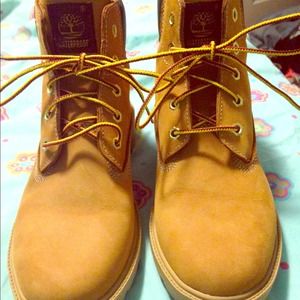 These are boys 8 timberlands.