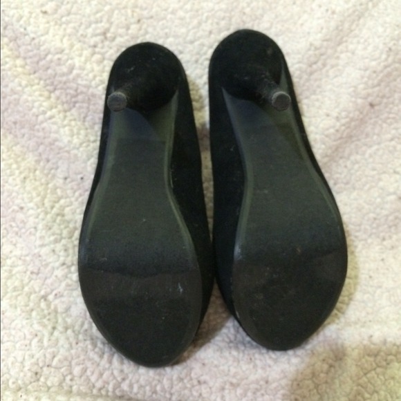 Black Pumps! - Picture 2 of 3