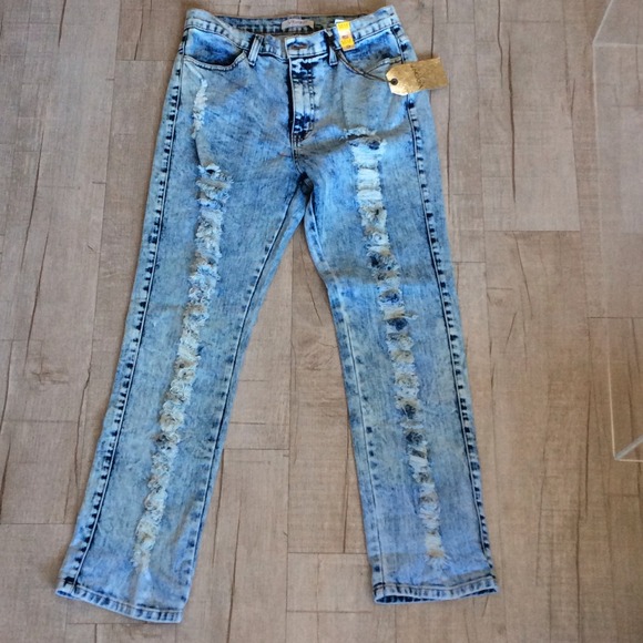 🚫 SOLD💗 Acid Wash Distressed High Rise Jeans💗 - Picture 2 of 4