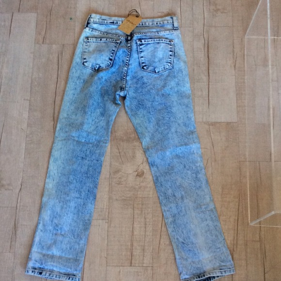 🚫 SOLD💗 Acid Wash Distressed High Rise Jeans💗 - Picture 3 of 4