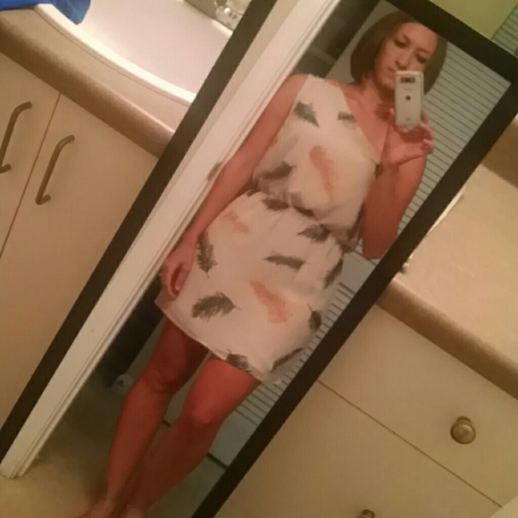 LAST CHANCE! Feather one shoulder dress - Picture 4 of 4