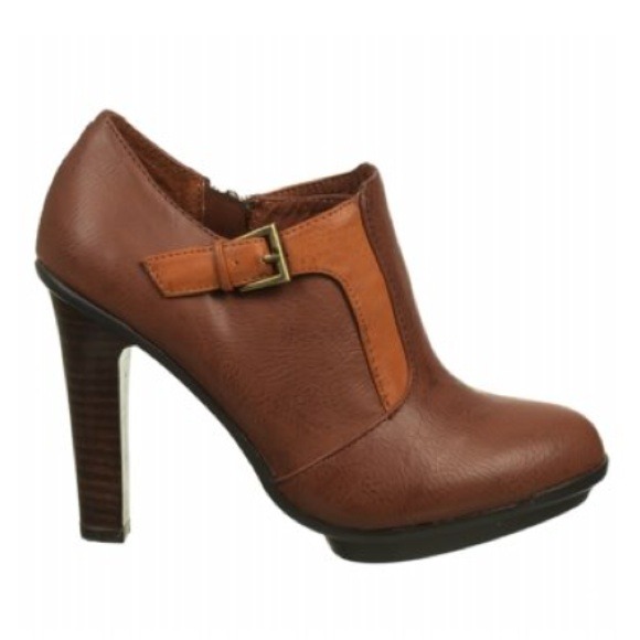 Kenneth Cole Brown Booties