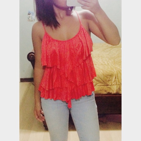 🆓 Cute orange top - Picture 2 of 3
