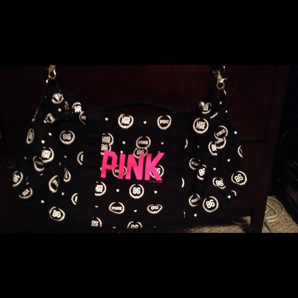 vs large duffle