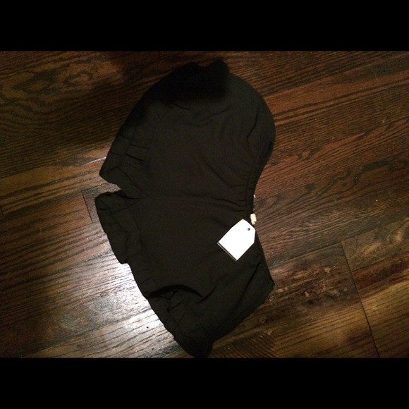 Brandy Melville black vodi shorts