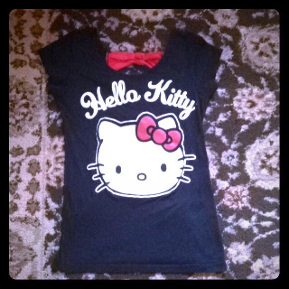 Hello kitty hot topic shirt! Small/Medium! - Picture 1 of 2