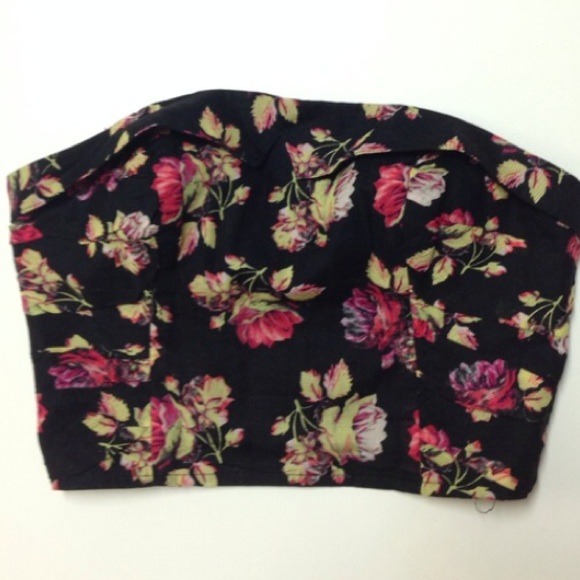 Urban outfitters crop top!