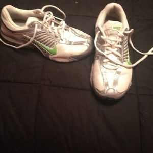 Nike Reax running sneakers