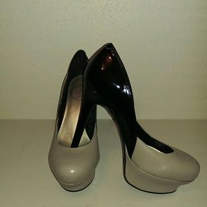 Jessica Simpson Platform heels