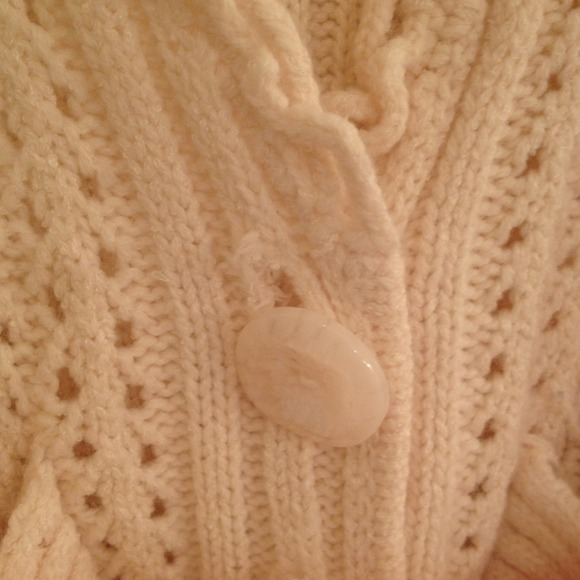 PARIS Cable knit cardi ✂️ BOGO free! - Picture 2 of 3