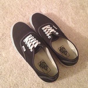 Authentic women's Vans size 9 (men's 7.5)
