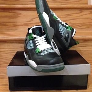 oregon duck jordan 4