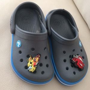 Kids Crocs size 6/7