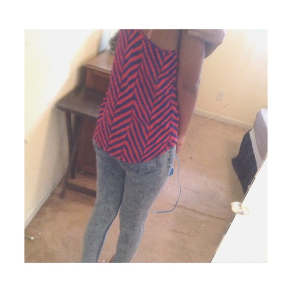 Asymmetrical racer back top - Picture 2 of 2