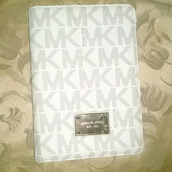 Ipad mini with Michael kors case